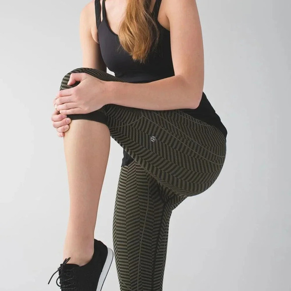 Lululemon In The Flow Crop Woman's Size 4 Seamless Leggings Fatigue Green - Picture 5 of 10